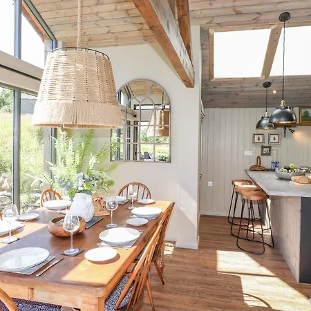 The Owl's Shack *