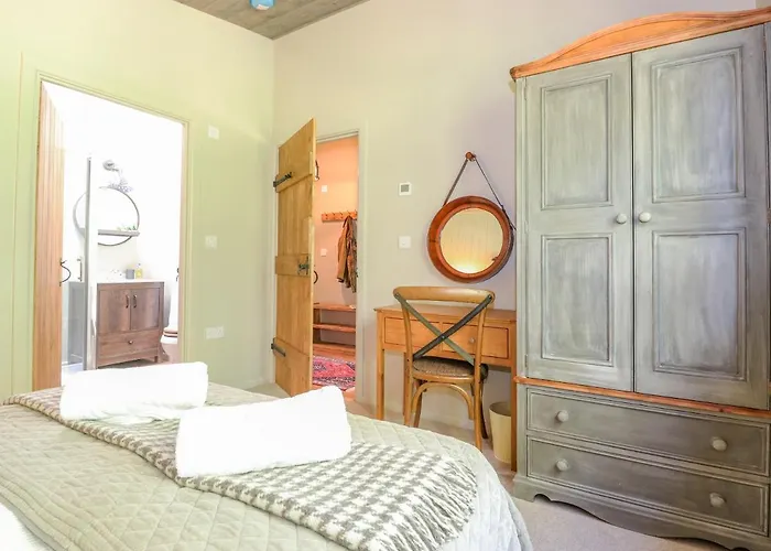 The Owl's Shack * Kendal