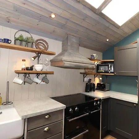 The Owl's Shack Кендал